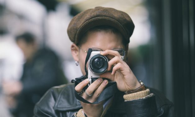 Colmare il divario retributivo (anche) attraverso la consapevolezza mestruale